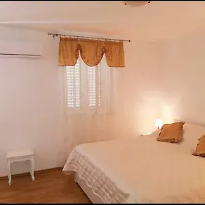 Apartament Perina