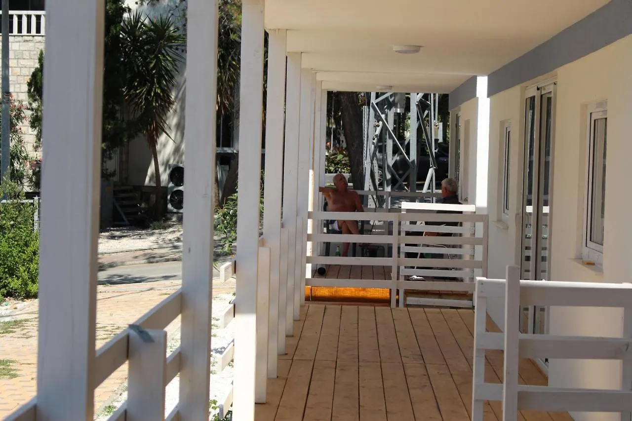 Mobile Homes Sveti Kriz تروغير منتزه العطل